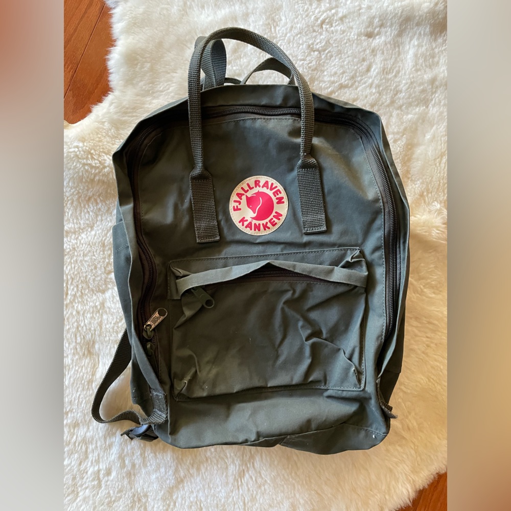 FJALLRAVEN KÅNKEN Backpack, Dark Hunter Green